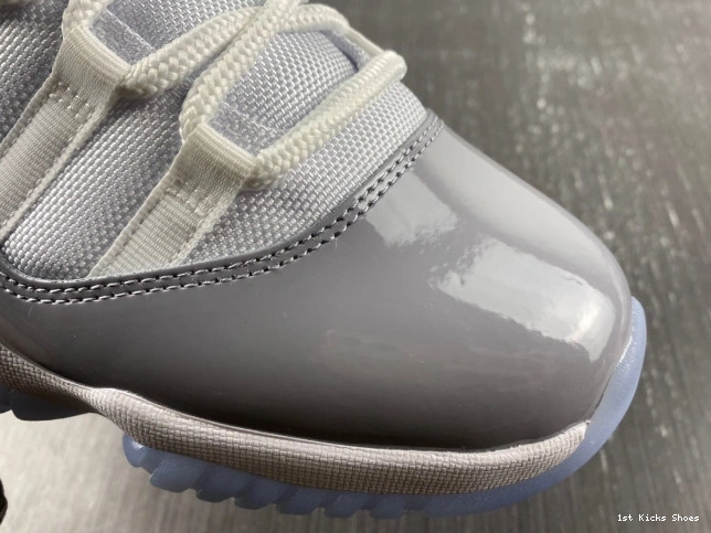 1st Kicks Cement AV2187-140 Air Jordan Low Grey 11 0806